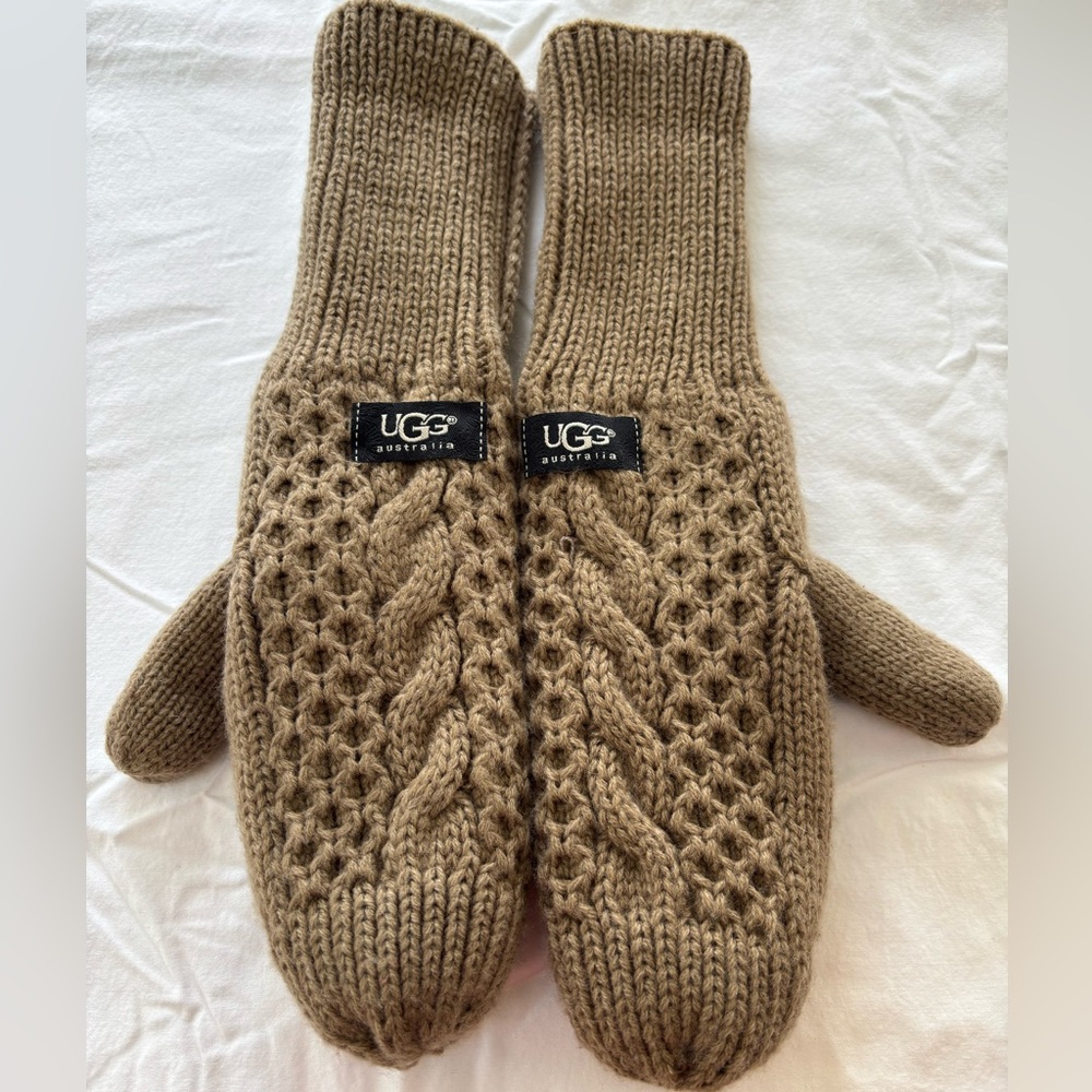 UGG Tan Cable Knit Mittens